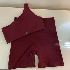 Set Active one shoulder bra and bike short set